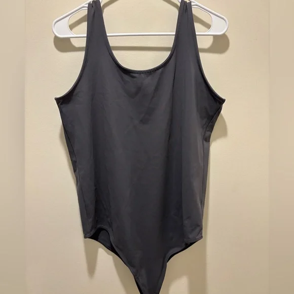 Torrid Sculpting Knit‎ Double Scoop Bodysuit Grey Sz 1X - Picture 2 of 10